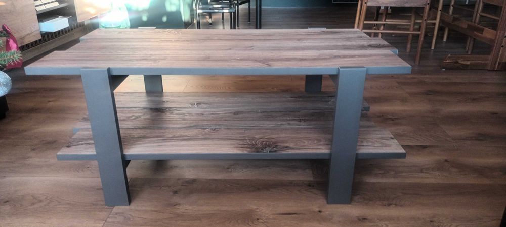 Stolik okolicznościowy