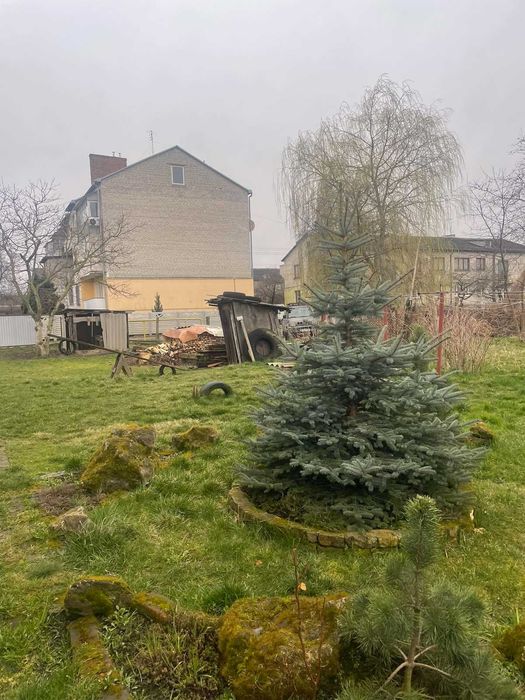 Житловий будинок та земельна ділянка 10 сот., м. Жовква