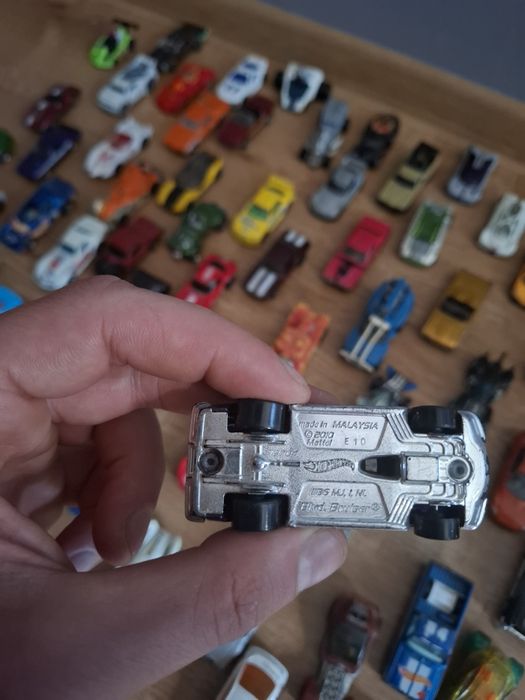 samochodziki hot wheels