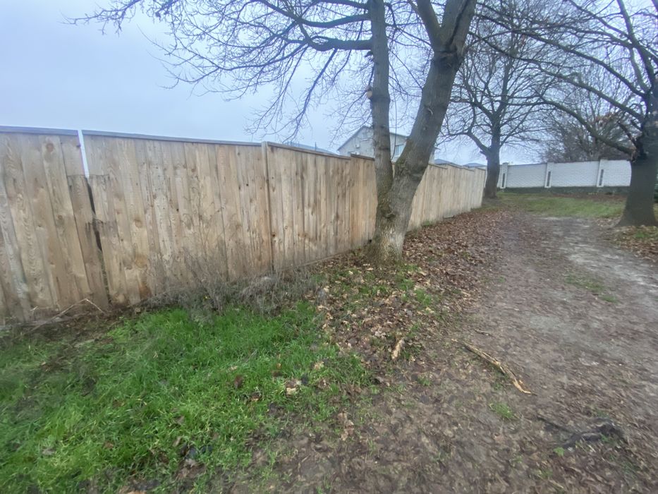 Земельна ділянка з комунікаціями