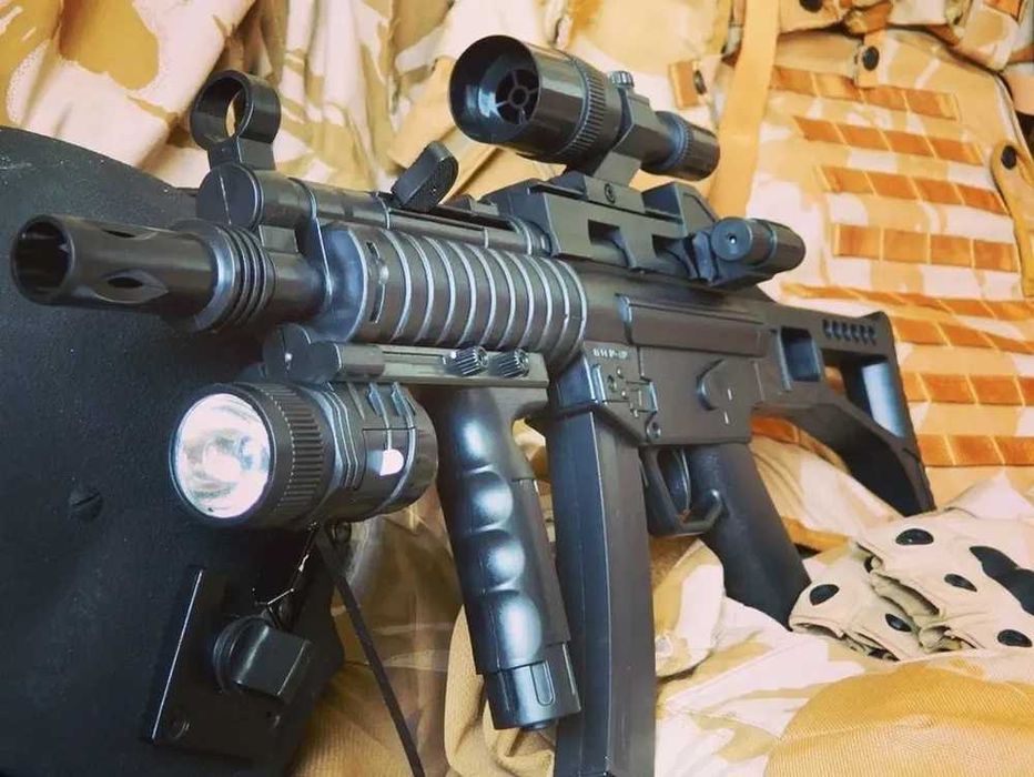 Дитячий автомат MP5 CYMA HY017B з лазерним прицілом і ліхтарем