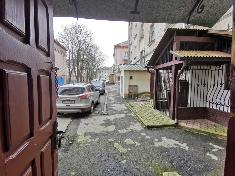 ПРОДАЖ офісного приміщення  в центрі м. Луцька