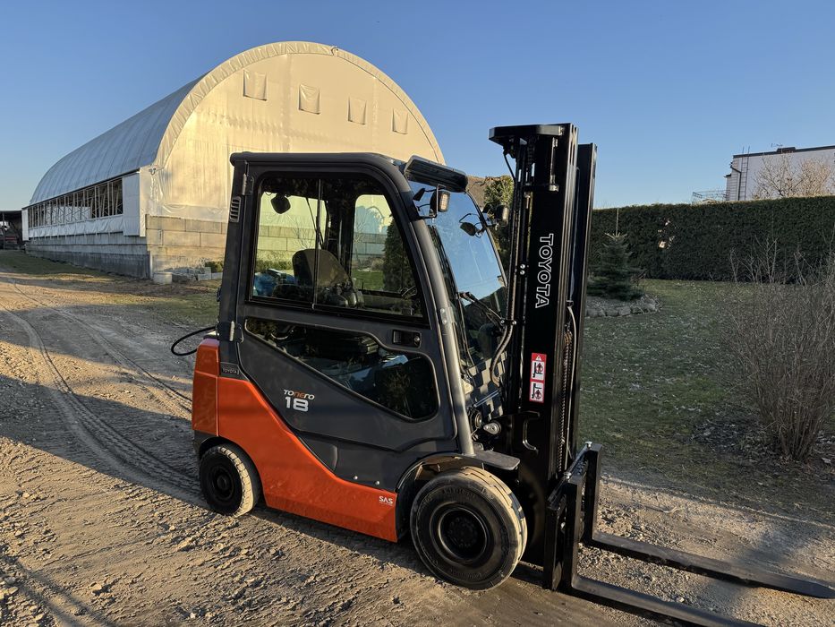 Wózek widłowy Toyota 8fgf18