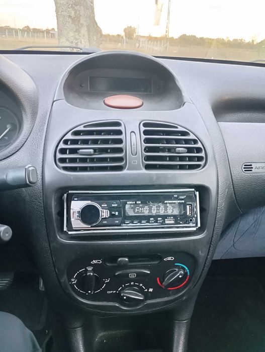 PEUGEOT 206 Hatchback (2A/C) 1.1 i Gasolina 60 cv / 44 kW 2001