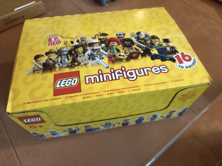 Caixa Display Original LEGO Minifigures Series 1 (8683) - Ano 2010 - Vazia