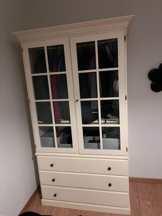 Guarda Roupa Branco, postas em vidro e 3 gavetas