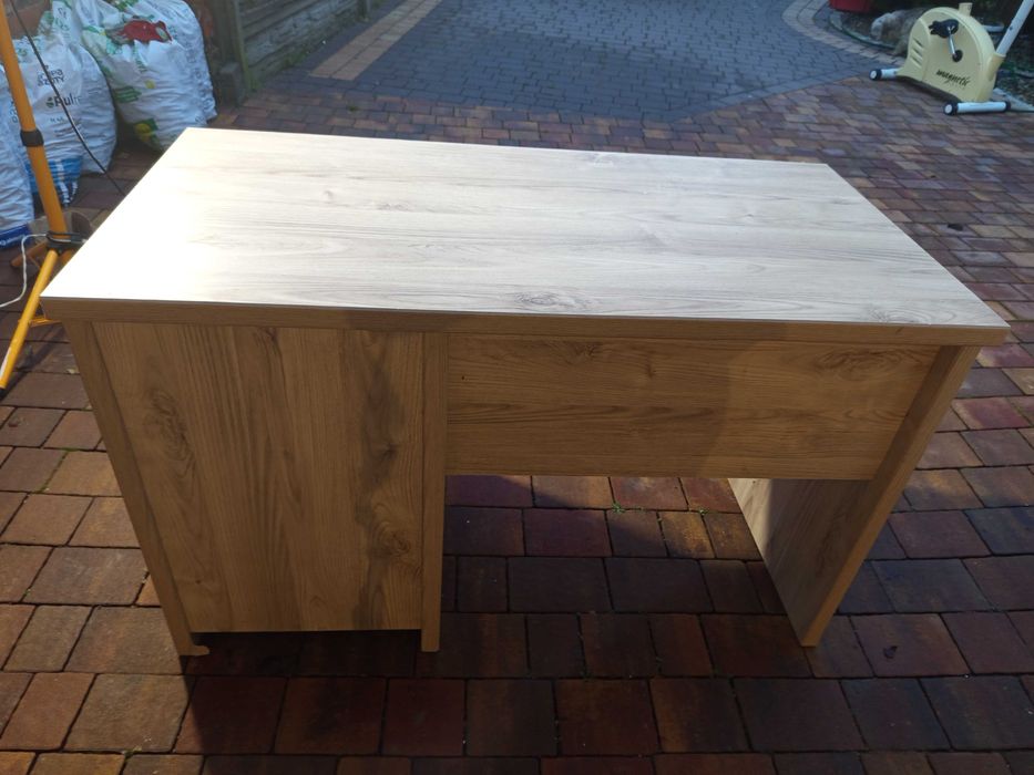 Sprzedam biurko w dobrym stanie