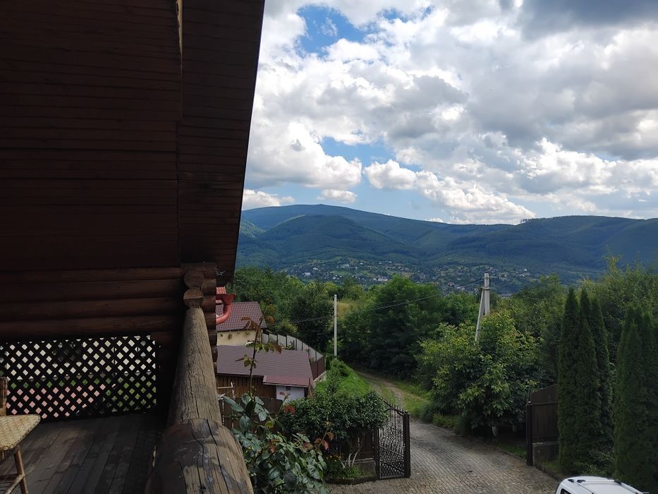 Ціну знижено! Продаю чудовий будинок садибу у Карпатах Сусково