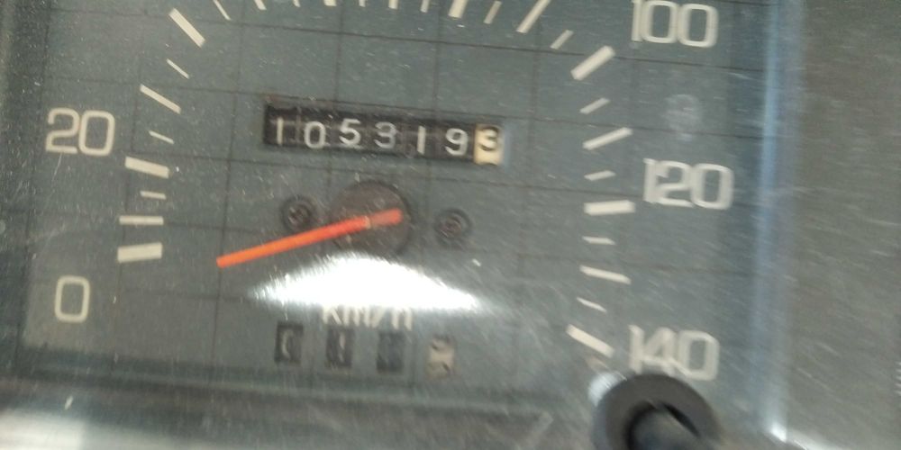 Autocaravana Mitsubishi L300: 2 camas de casal, 6 lugares de livrete