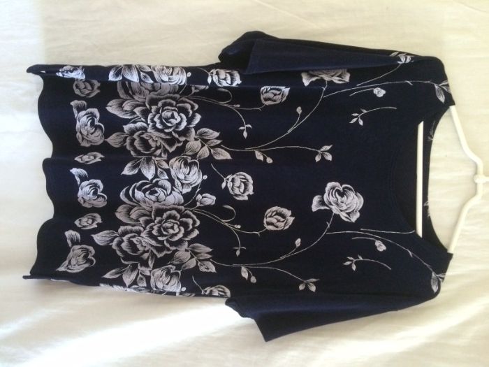 Bluzka granatowa w białe kwiatki