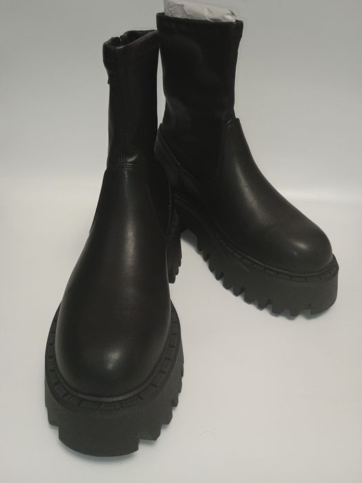 Botki  Even&Odd z Zamkiem