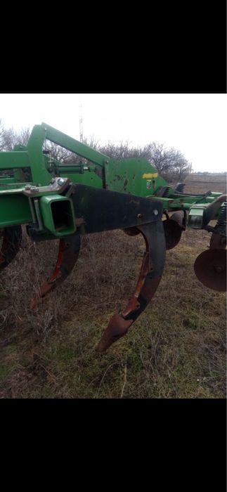 Глубокорыхлитель John Deere 2700