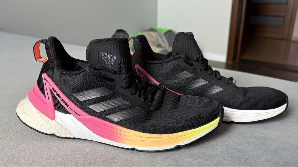 Жіночі кросівки Adidas 38 розмір (25cм)