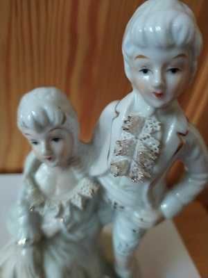 Figurka porcelanowa pary młodych