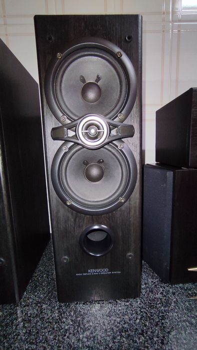 Colunas Kenwood music center