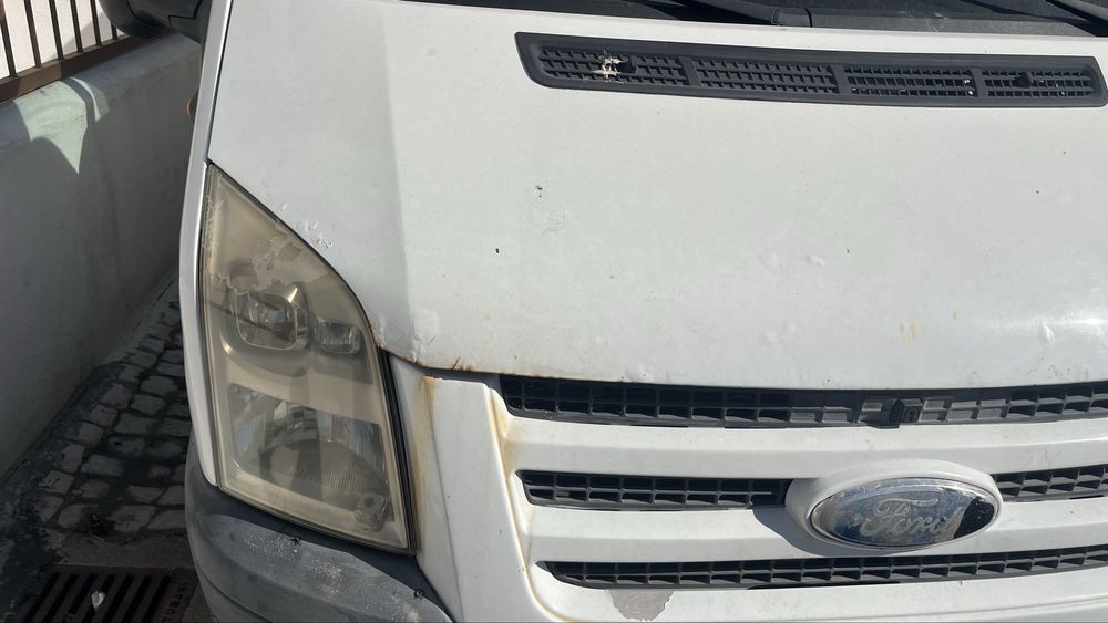 Ford transit 9 lugares avariada