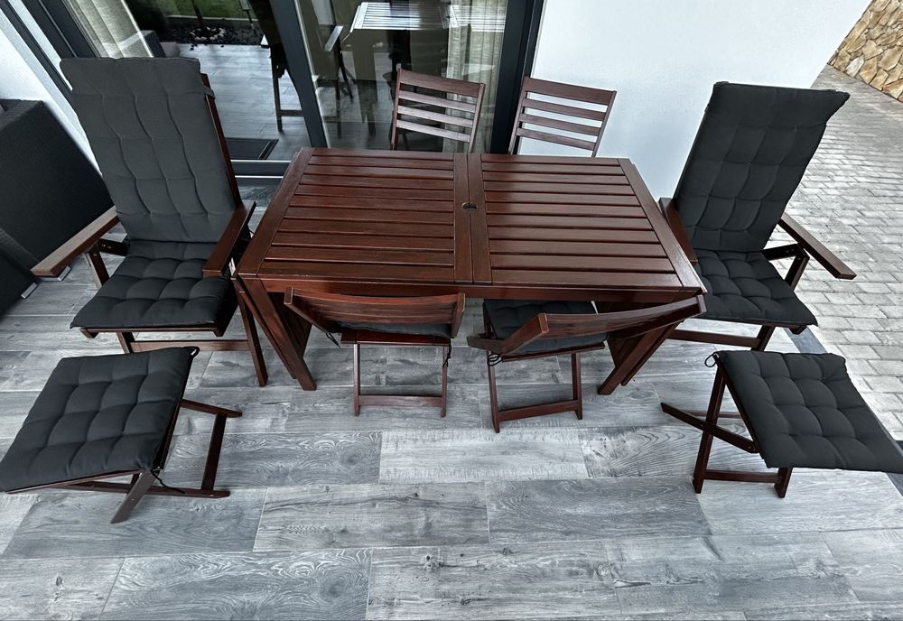 Conjunto de mesa em madeira para exterior do IKEA
