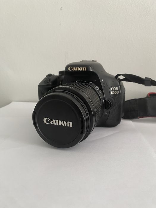 Продам фотоапарат Canon 600d+обʼєктив 18-55