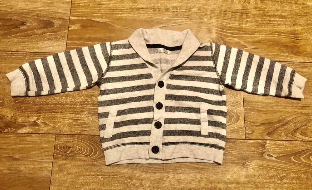 Sweterek chłopięcy w paski 92