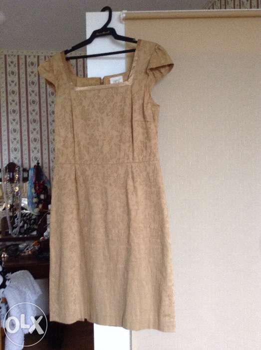 Beżowo- złotawy kostium z Simple (sukienka i żakiet)