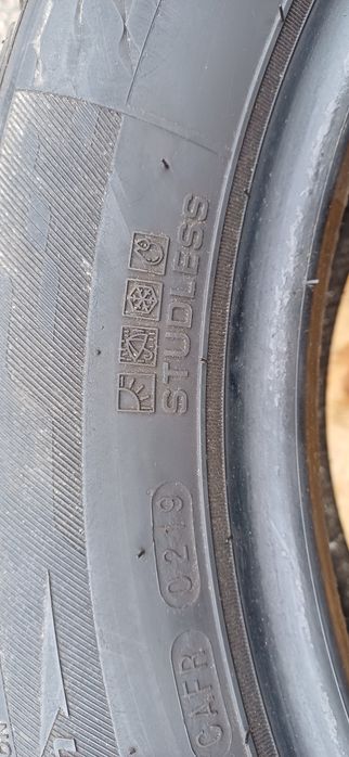 215/55R17 98V NEXEN , dwie opony wielosezonowe.