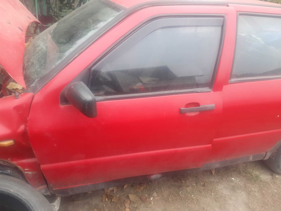 На Seat Toledo 1 (91-99 р.)  двері