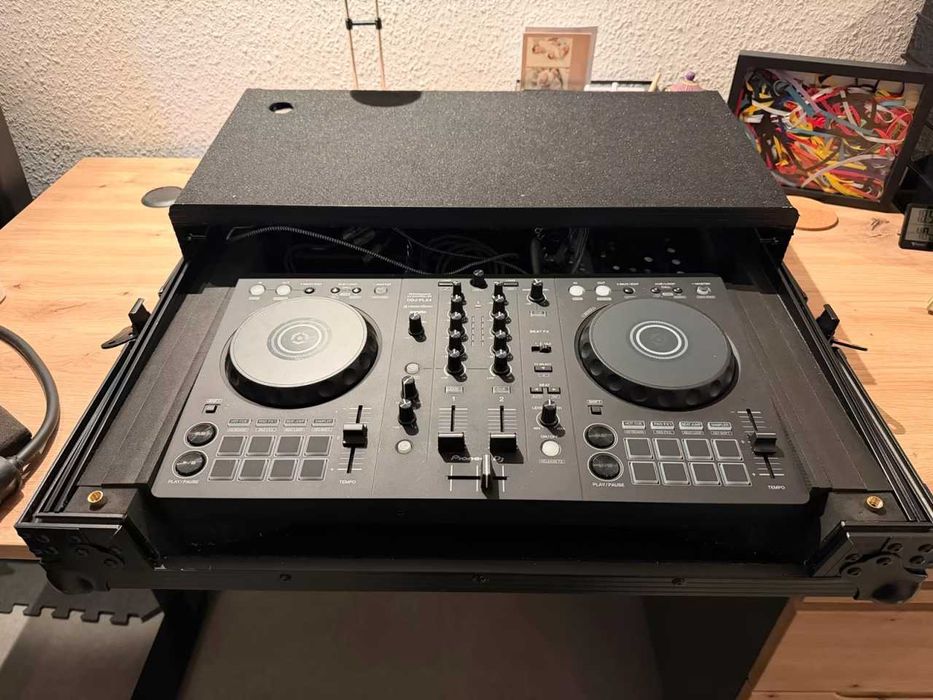 Pioneer DJ DDJ-FLX4 DJ Controller