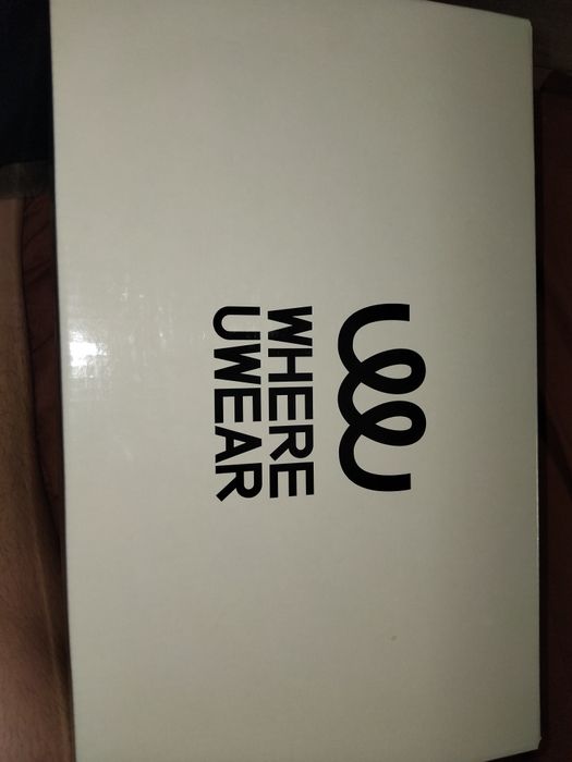 Продам новые кроссовки