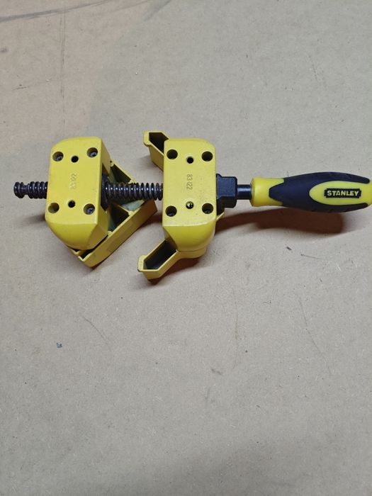 Струбцина Stanley Bailey кутова, глибина 30 мм, розмір при стисканні 5