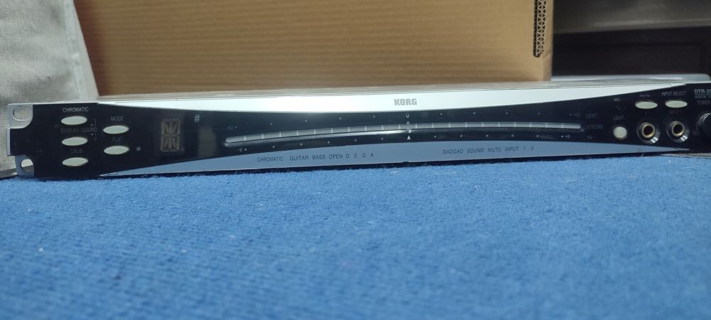 Afinador rack korg DTR 2000
