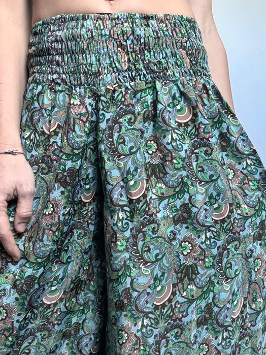 Spódnicospodnie spodnie z szerokimi nogawkami