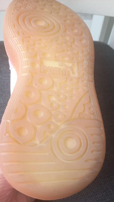 Praktycznie nowe buty sportowe Puma r.36