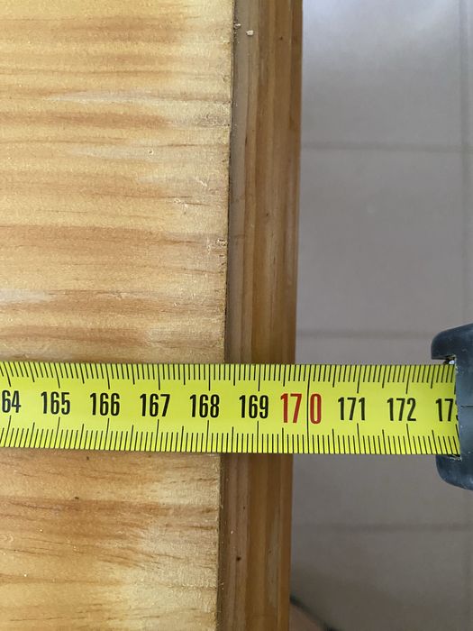 Vendo conjunto mesa e bancos de correr