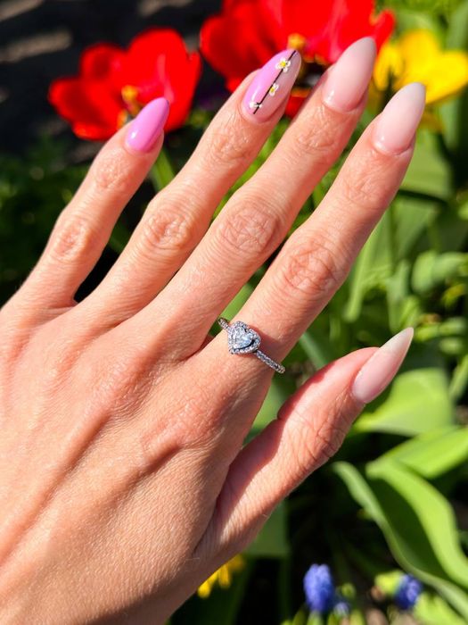 Неймовірні сяючі каблучки