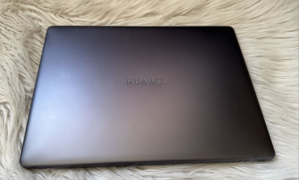 LAPTOP HUAWEI MATEBOOK 13”/2k/RYZEN 5/IGŁA