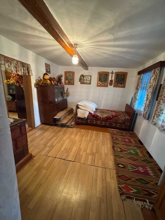 Продаж половини будинку з ділянкою в с. Довге, Дрогобицький р-н!