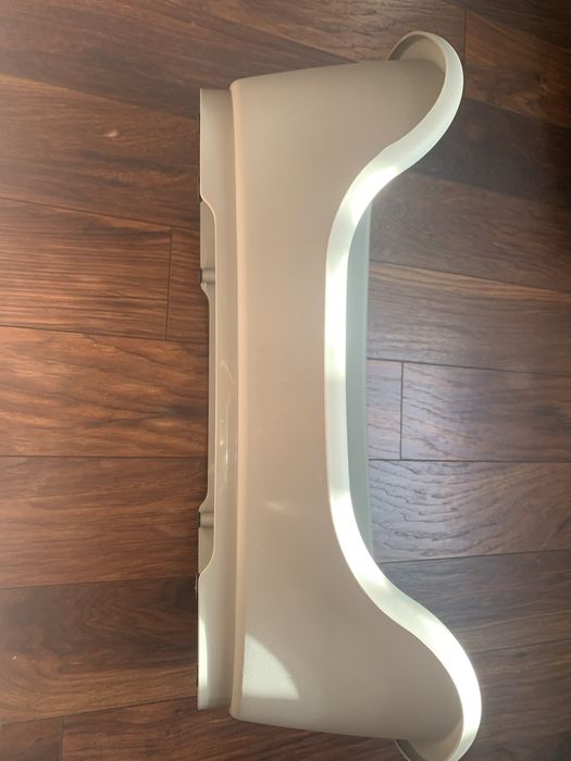 Legowisko owalne z otworami