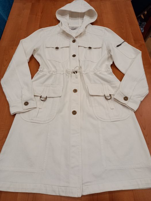 Sobretudo de senhora em ganga branca