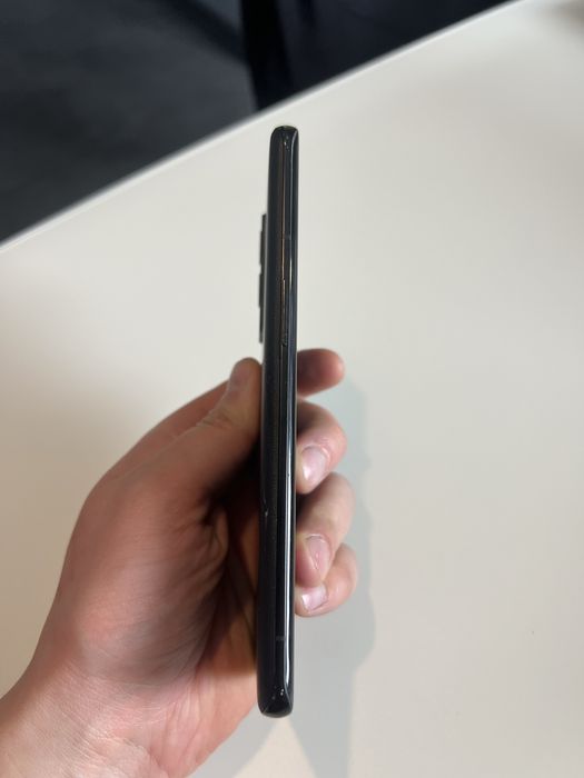 One plus 9 pro 5G 2sim