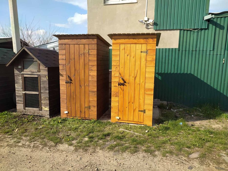 Дерев'яні туалети, душові та госблоки