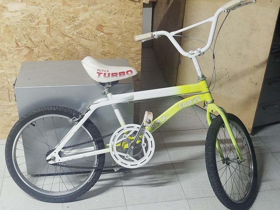 Bicicleta BMX em bom estado