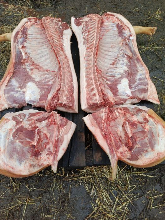 Смачне домашнє м'ясо свинини