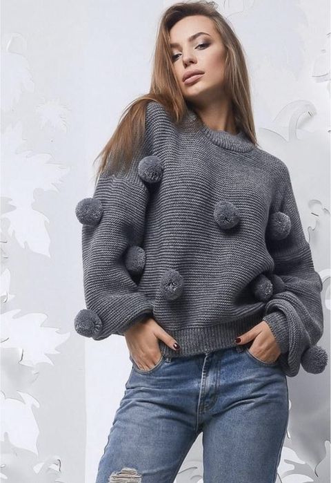 Вязаний светр з помпонами ( S )