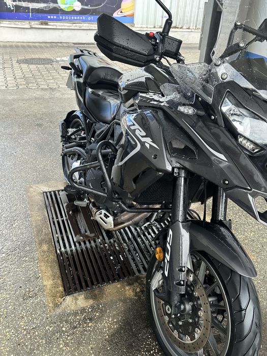 Moto Benelli TRK 502