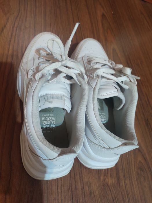 Sprzedam buty damskie marki Puma rozmiar 37 białe stan bardzo dobry