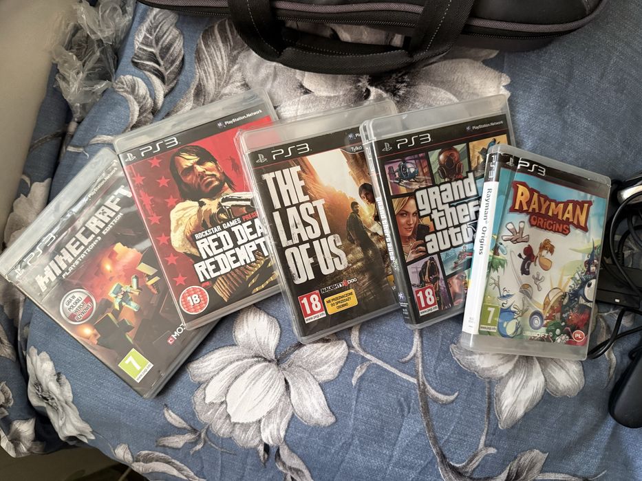Konsola Ps3, 5 padów i 6 gier