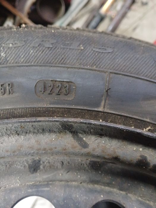 Koła 15 Jak Nowe !!  4x100 opony zimowe (dwie sztuki)