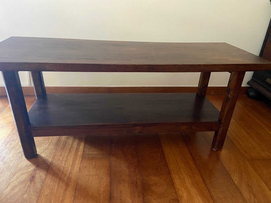 Mesa de centro/apoio em madeira maciça mogno com 1,20 m x 0,42 m