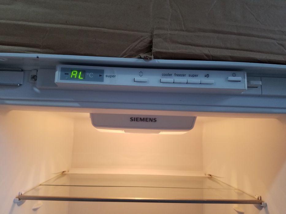 Холодильник Siemens вбудований,безфасадний