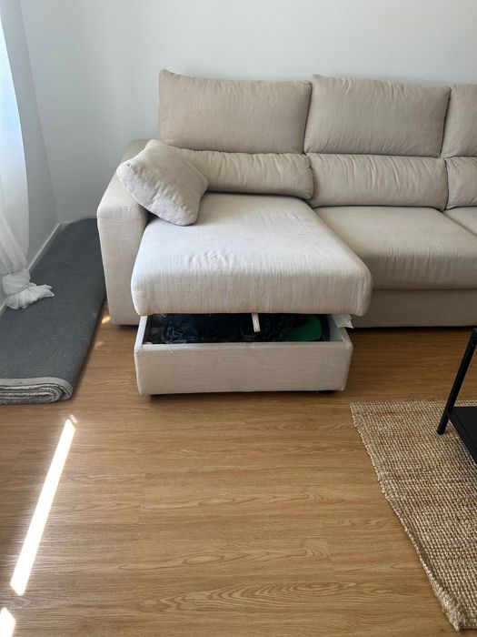Sofá 3 lugares com chaise com  arrumação